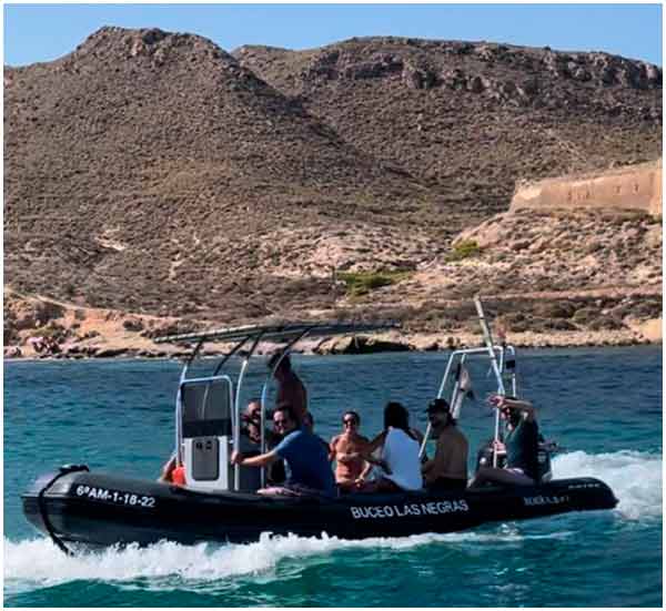 barco en el Parquer Natural  Cabo de Gata